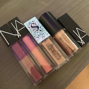 High end lip bundle